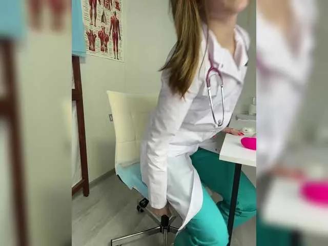 Adelaida1001 from BongaCams