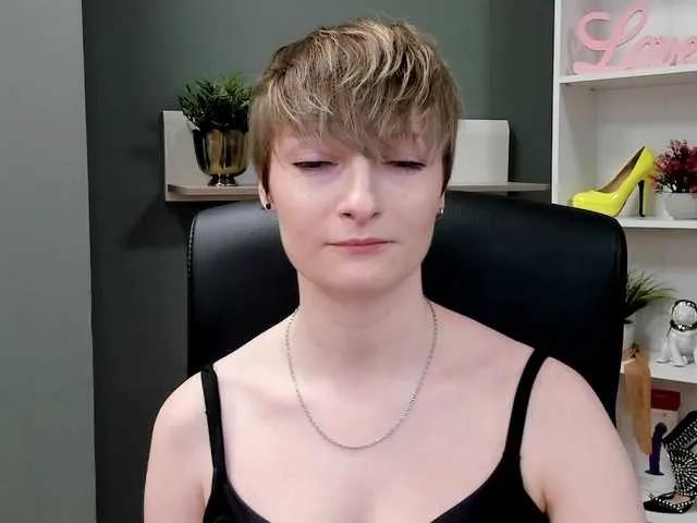 Masturbate to 30 years old BlairPlay from BongaCams BlairPlay from BongaCams