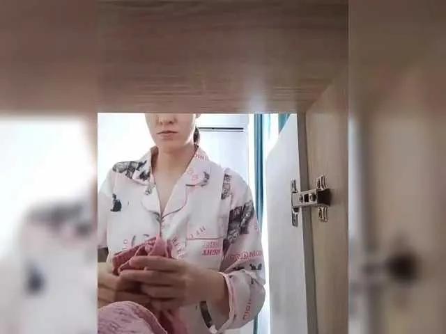 Masturbate to Bogina2, she wants to masturbate for you Bogina2 from BongaCams