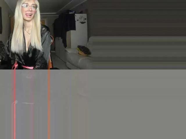 CamDragonic24 from BongaCams