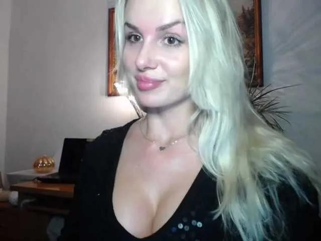 Sweet Cornelia22hot wants you to fuck her body now Cornelia22hot from BongaCams