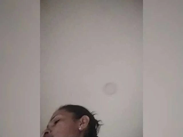 flacapaola11 from BongaCams