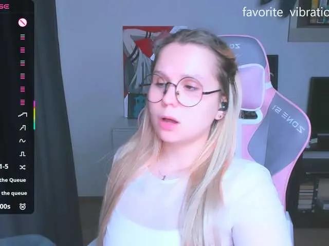 Slutty Hellfire-club wants you to fuck her body now hellfire-club from BongaCams