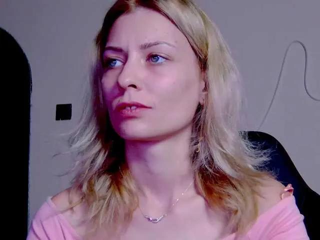 karo131324 from BongaCams
