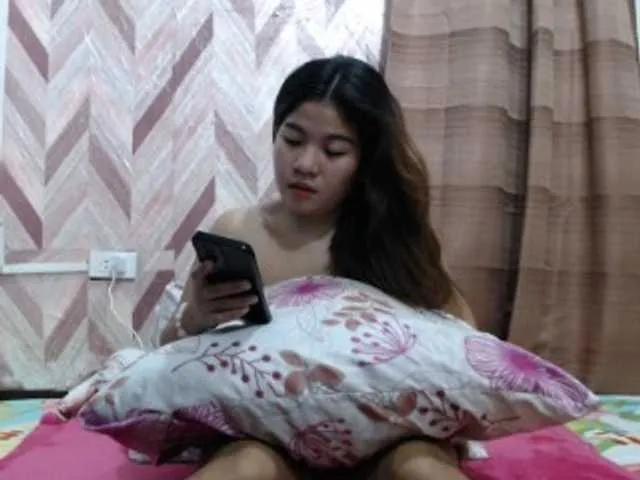 Masturbate to sexy camslut Kira-Rosse201 Kira-Rosse201 from BongaCams