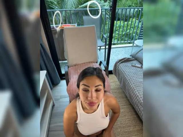 lean-lie from BongaCams