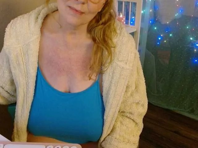 LisaLinny from BongaCams