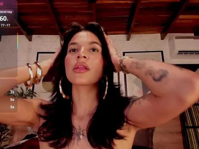 LunaRuso from BongaCams