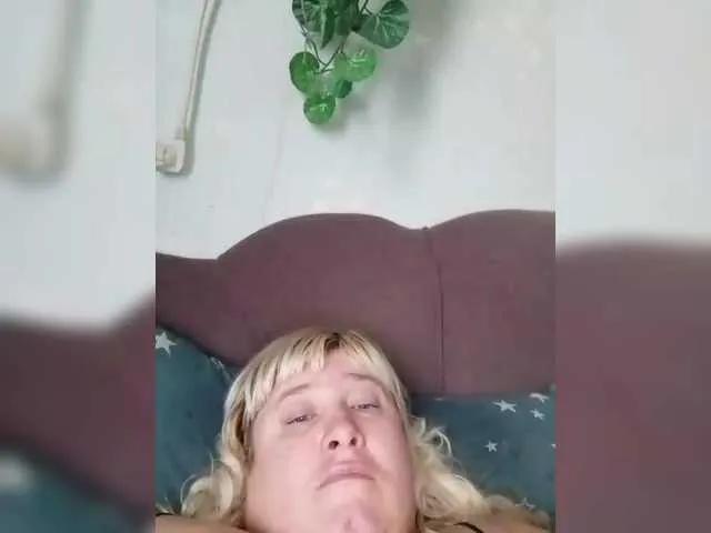Slutty MerellinFicus wants you to fuck her body now MerellinFicus from BongaCams