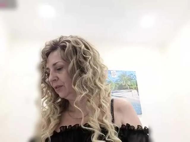 mery8poppins from BongaCams