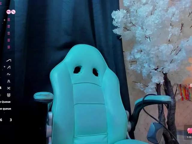 NahiraFun from BongaCams