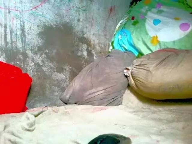 NaughtyWetPieXx from BongaCams