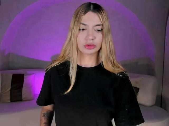 Amazing NiaHolland wants you to fuck her body now NiaHolland from BongaCams