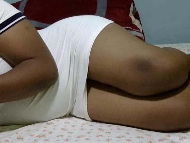 Admire 20 years old Petitetessy3 from BongaCams Petitetessy3 from BongaCams