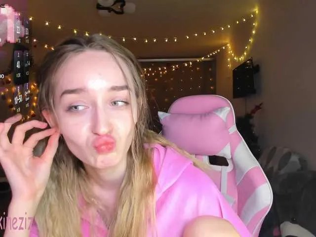 Polikinesis from BongaCams