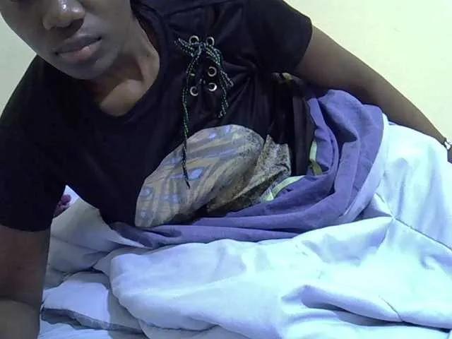 Sexydee14 from BongaCams