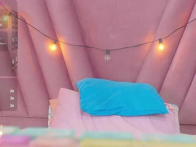 skinnyprinces from BongaCams