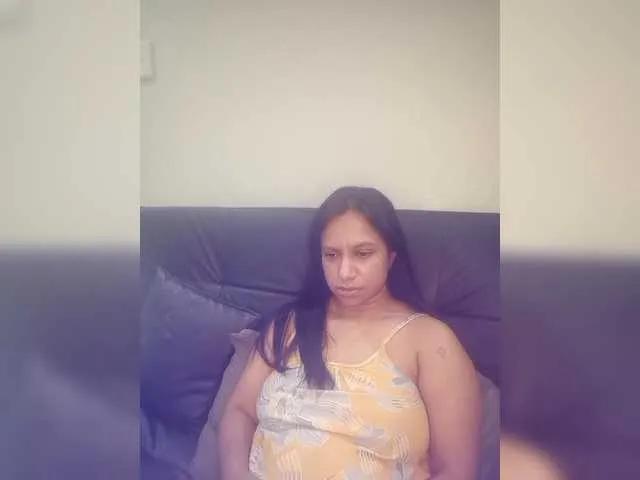 swaness10 from BongaCams