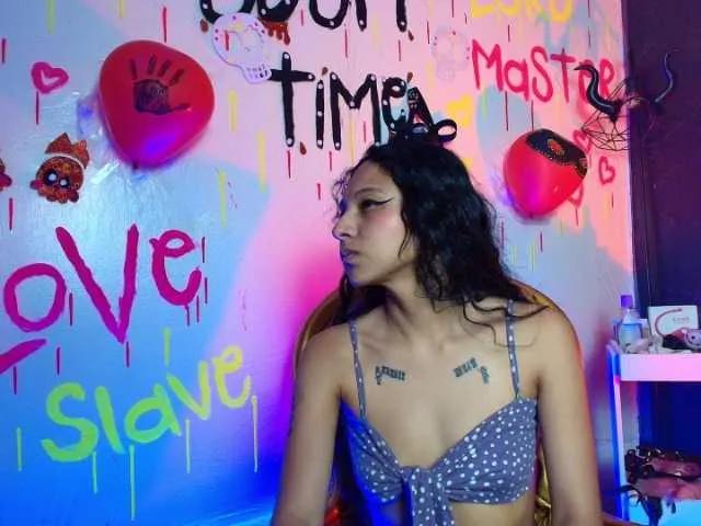 Sweettpleasure from BongaCams