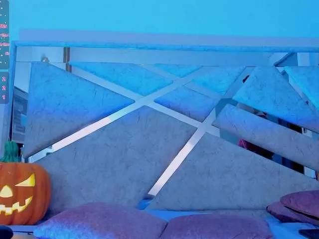 Discover VivianneHart, she wants to masturbate for you VivianneHart from BongaCams