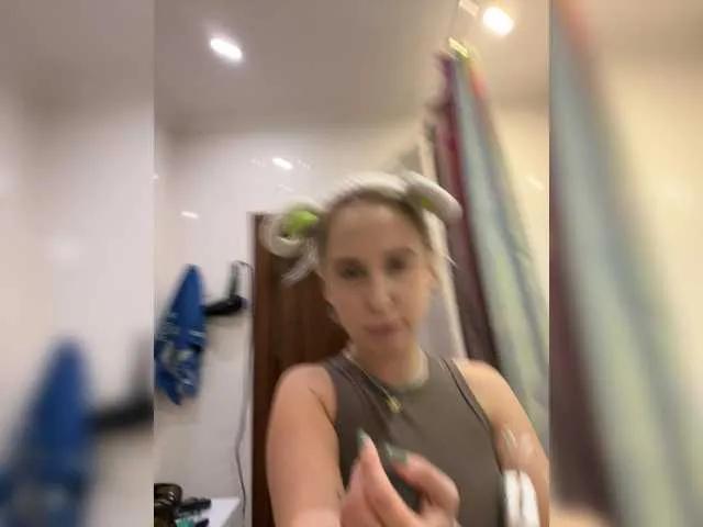 Checkout Vladmashiba228, she wants to masturbate for you Vladmashiba228 from BongaCams