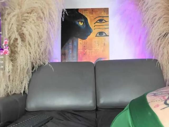 Try sexy slut Yara-hind yara-hind from BongaCams