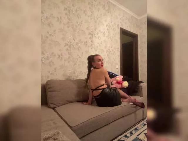 YuGoVi from BongaCams