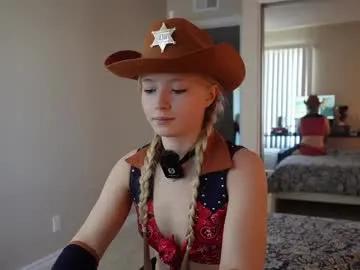 bestblondiiecb from Chaturbate