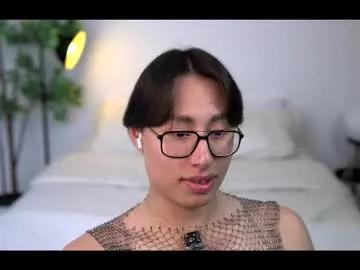 louis_zh from Chaturbate