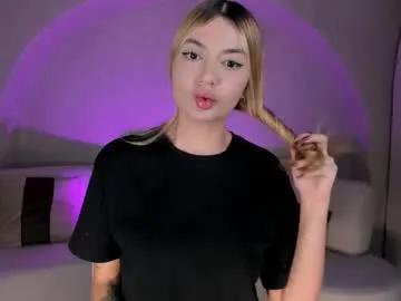 Sweet Niaholland wants you to fuck her body now niaholland from Chaturbate