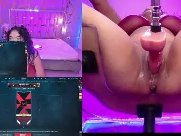 ninacapelli from Chaturbate