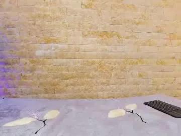 pocahontas_pow from Chaturbate