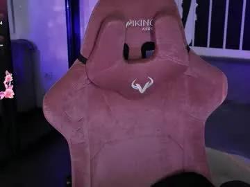 Discover dirty camwhore Prettybones prettybones from Chaturbate