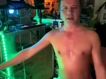 Masturbate to sexy camwhore Soulntribe soulntribe from Chaturbate