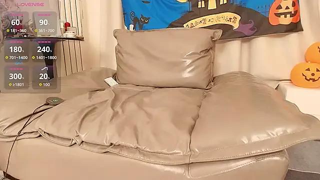 Naked Fox-yiyi wants you to fuck her body now fox-yiyi from StripChat