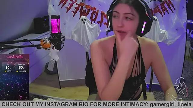 Hot Gamergirl-Linela wants you to fuck their body now Gamergirl-Linela from StripChat