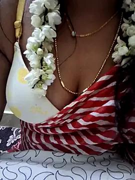 Admire StripChat's Jasminetaml jasminetaml from StripChat