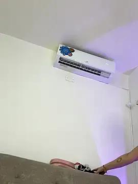 Watch dirty performer Julietalcl Julietalcl from StripChat