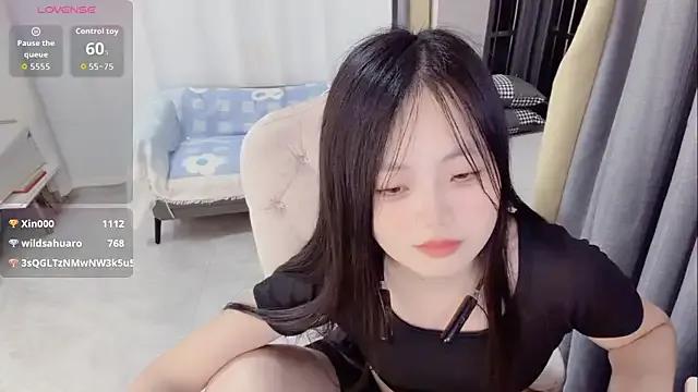 Lena-yyds from StripChat