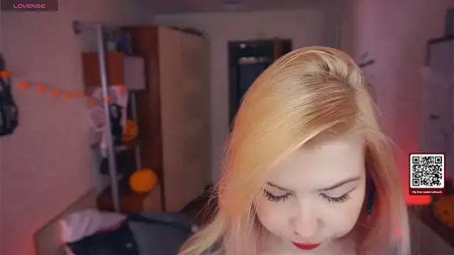 LynetHakes from StripChat