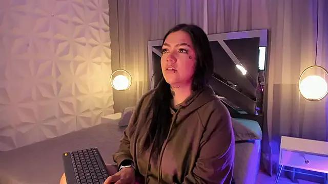 MAGIC_TESSA from StripChat