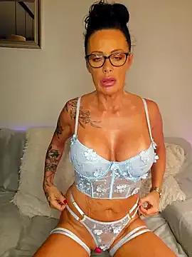 Misses-Cougar from StripChat