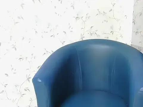 Shinykrisha from StripChat