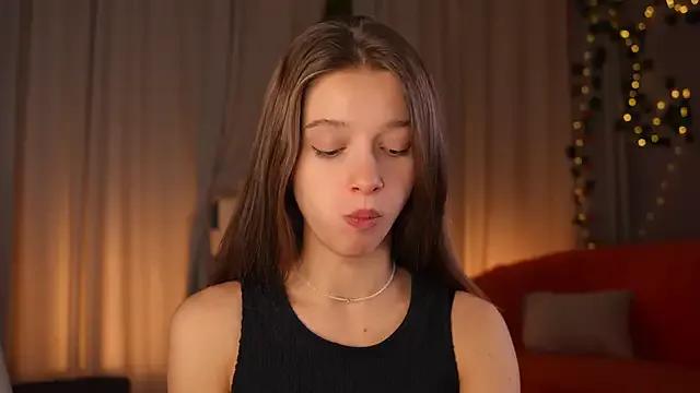 Admire StripChat's UdelaHathorne UdelaHathorne from StripChat