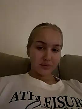 Cute VanillaCakes wants you to fuck their body now VanillaCakes from StripChat