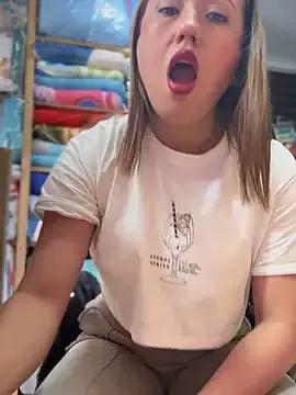 Amazing VIOLETA-25_ wants you to fuck their body now VIOLETA-25_ from StripChat