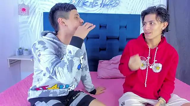 Admire hot camwhore Youngs_Wild Youngs_Wild from StripChat